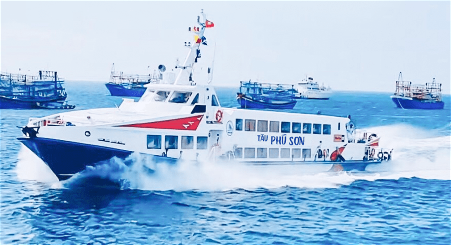 Tàu cao tốc đi Lý Sơn